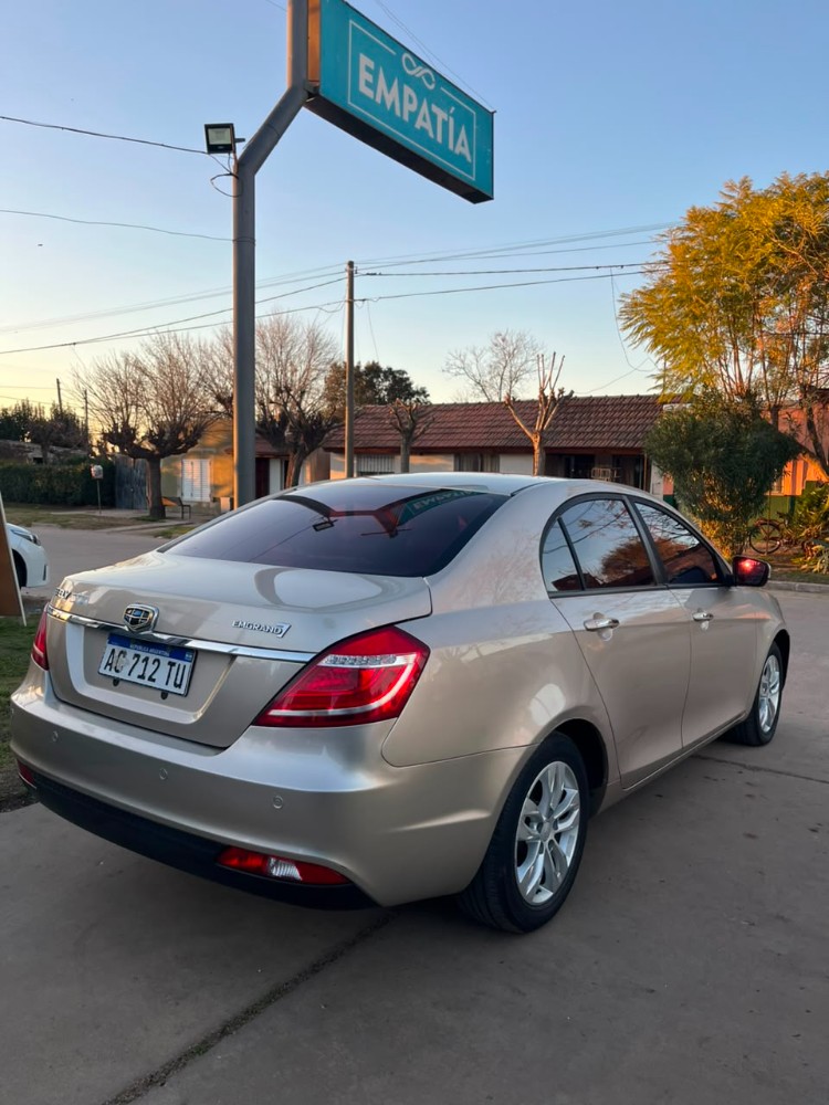 Geely EMGRAND 7 4P 1,8 Gs — foto 6